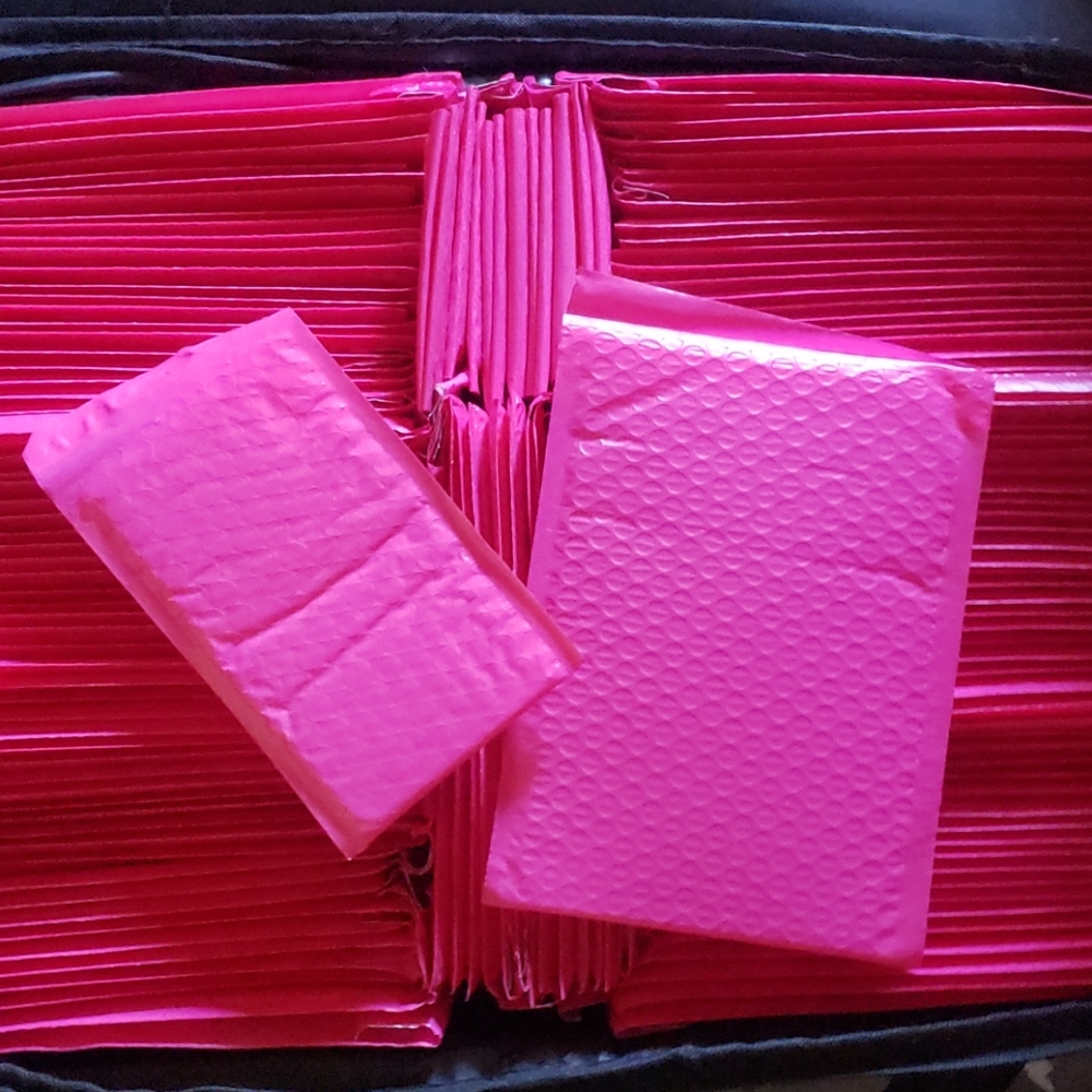 Pink bubble mailera
